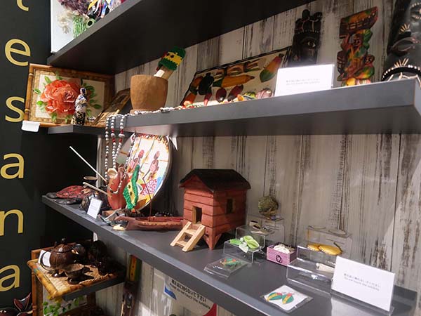 万博サントメ館