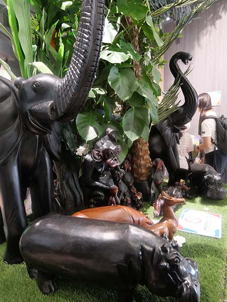 万博赤道リベリア館