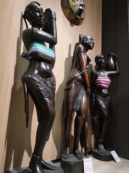 万博赤道リベリア館