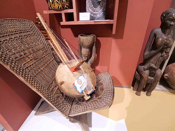 万博赤道マリ館