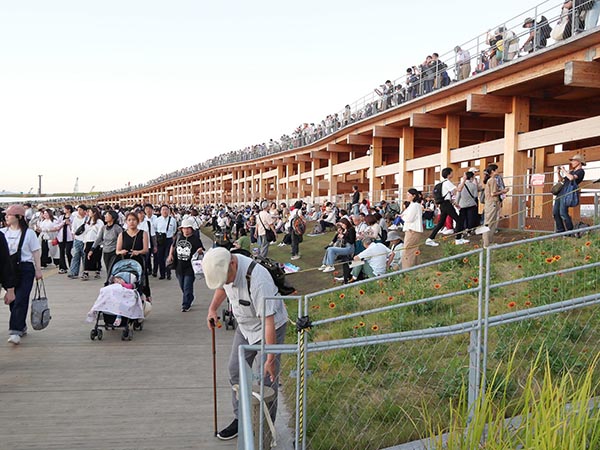 大屋根リング上部から