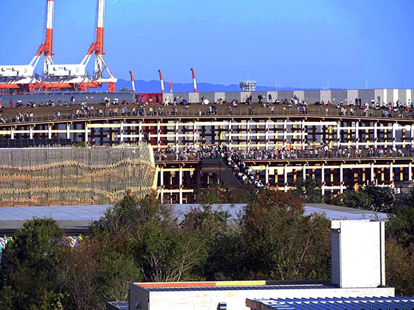 大屋根リング上部から