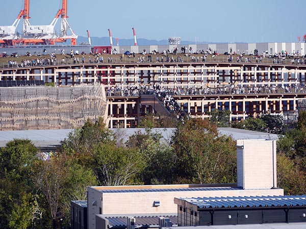 大屋根リング上部から