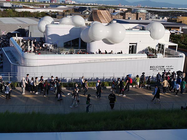 大屋根リング上部から