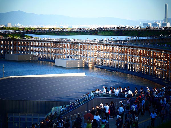 大屋根リング上部から