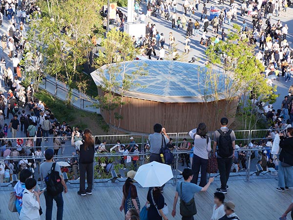 大屋根リング上部から