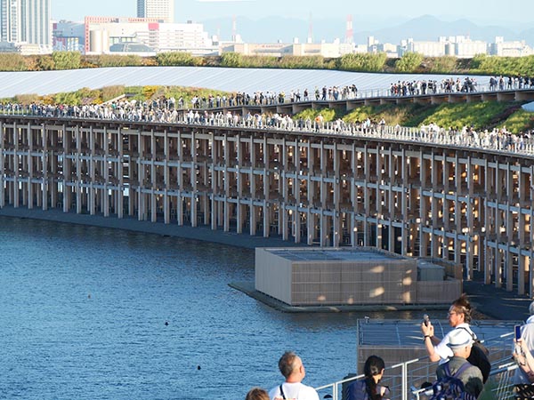 大屋根リング上部から