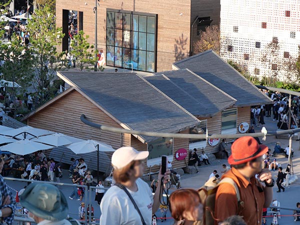 大屋根リング上部から