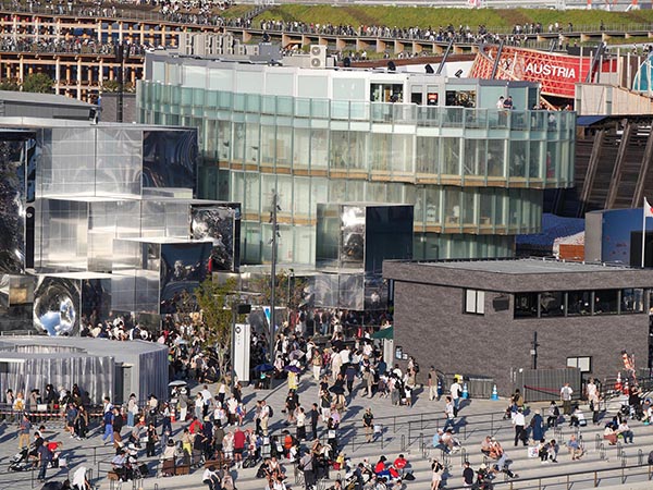 大屋根リング上部から