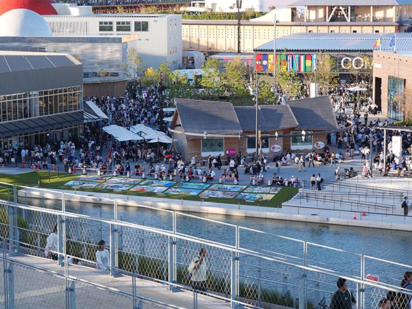 大屋根リング上部から