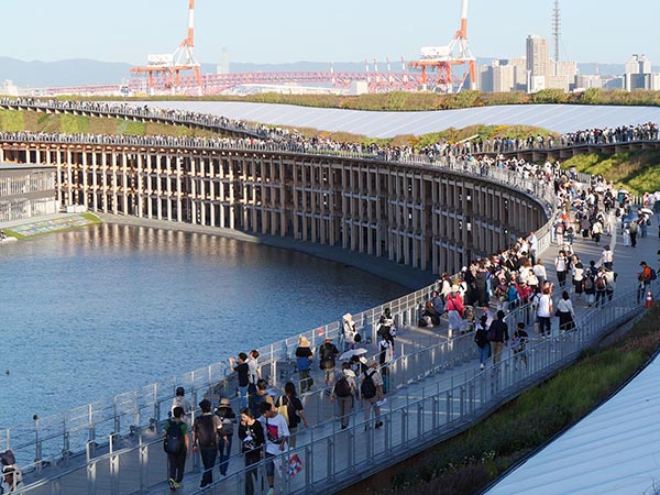 大屋根リング上部から