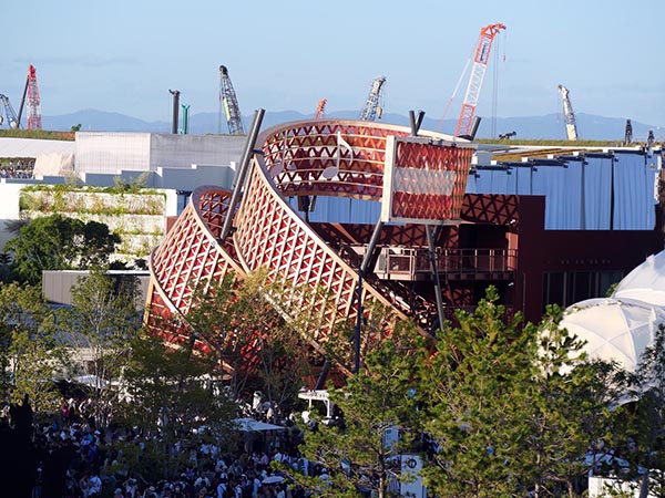大屋根リング上部から