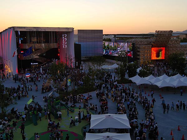 大屋根リング上部から