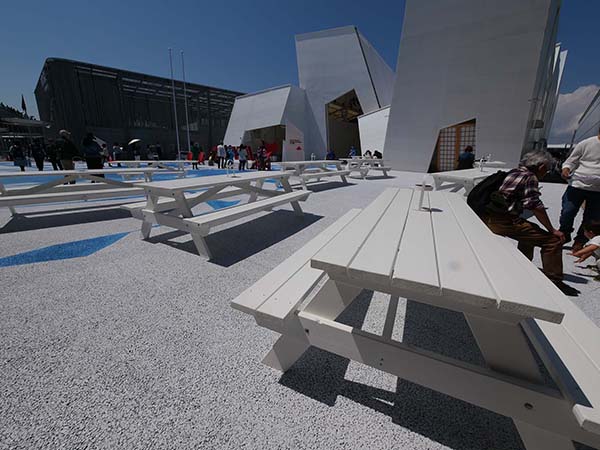 関西万博ベンチ