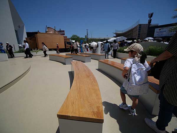 関西万博ベンチ