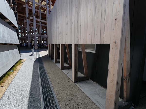 関西万博休憩所1