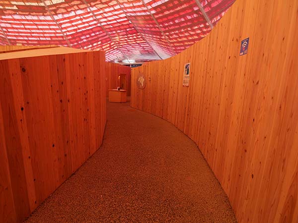 関西万博休憩所1