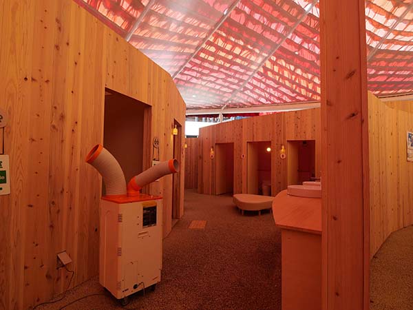 関西万博休憩所1