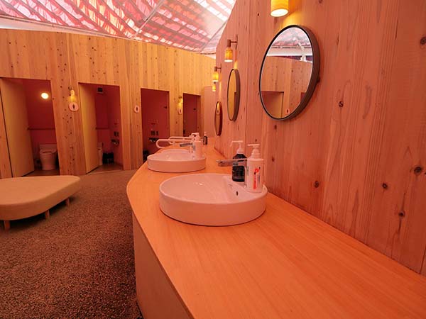 関西万博休憩所1