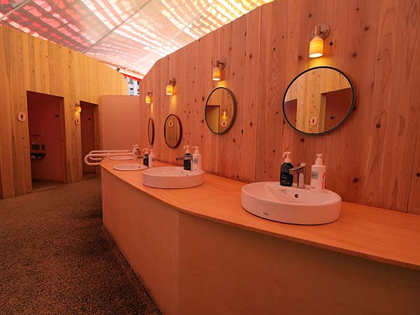 関西万博休憩所1