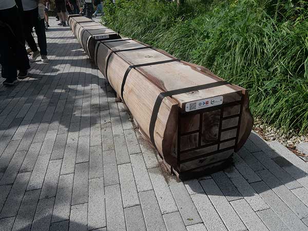 関西万博ベンチ