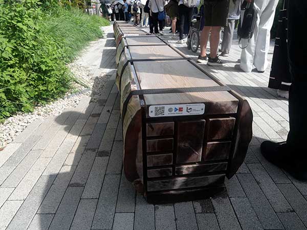 関西万博ベンチ