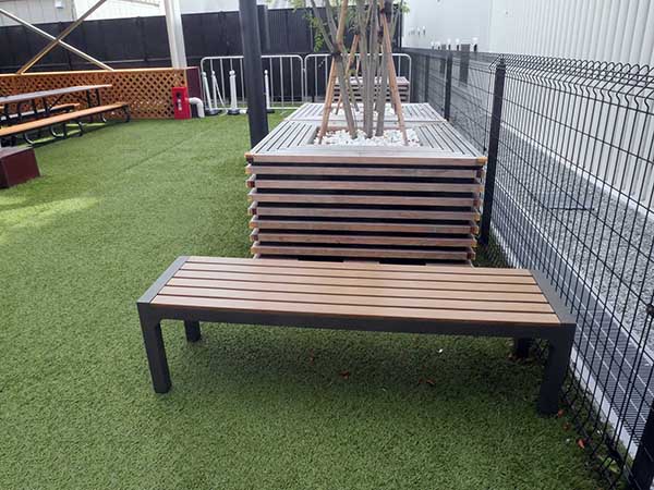 関西万博ベンチ