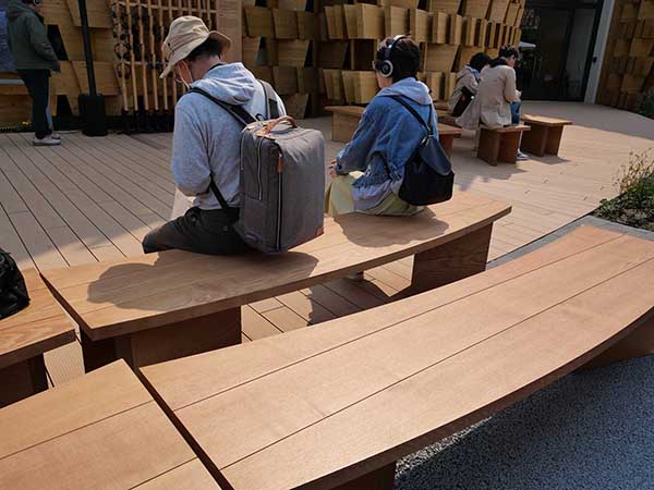 関西万博ベンチ