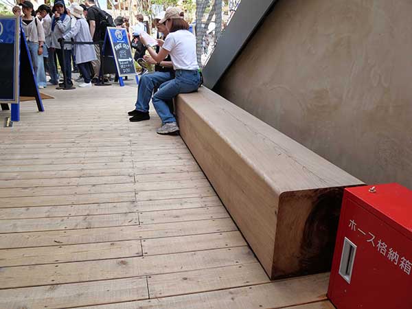 関西万博ベンチ