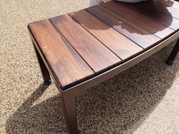 関西万博ベンチ