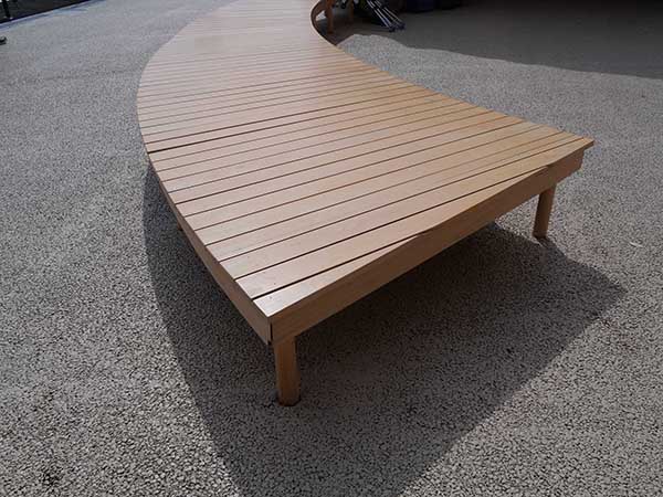 関西万博ベンチ