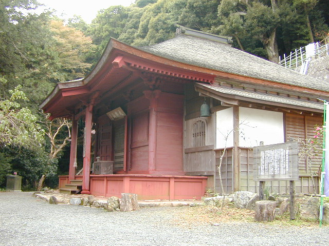 庫蔵寺のイスノキ樹叢