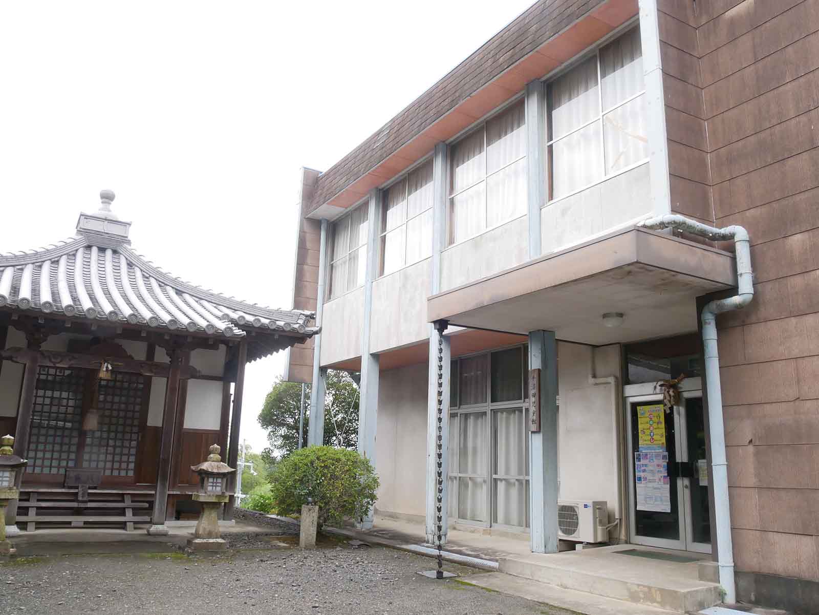 平沼田児童館のクスノキ