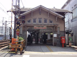 諏訪ノ森駅