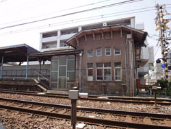 諏訪ノ森駅