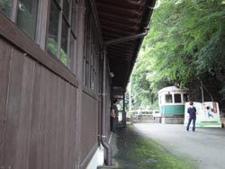 諏訪ノ森駅