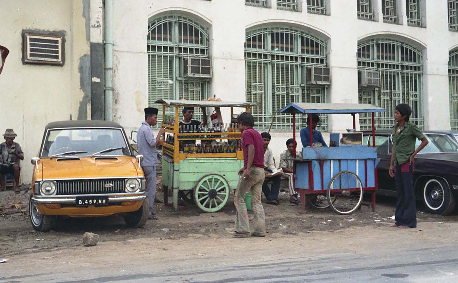 自動車