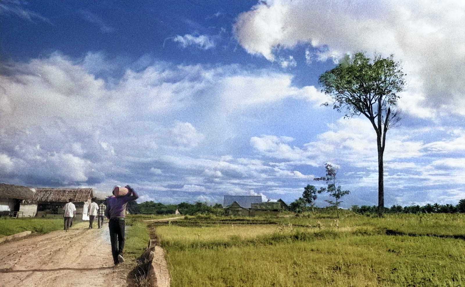 インドネシアの空と夕日