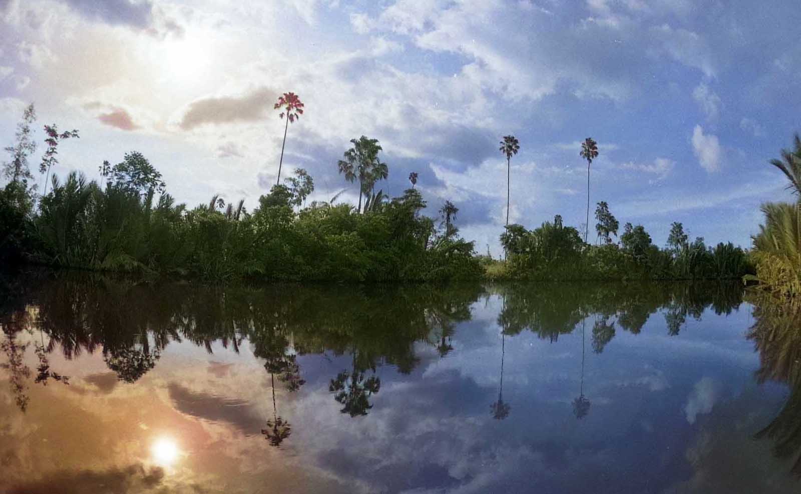 インドネシアの空と夕日