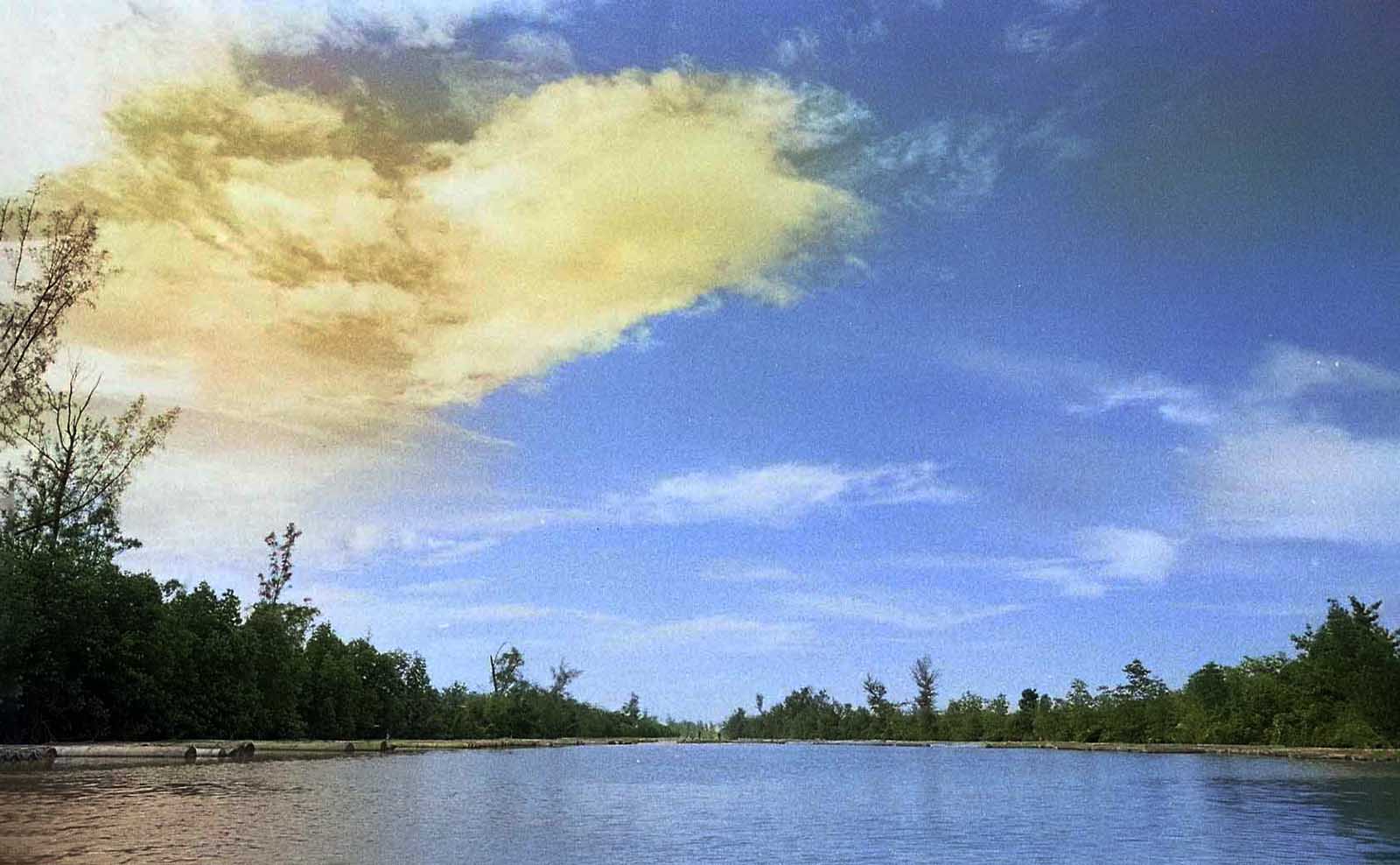 インドネシアの空と夕日