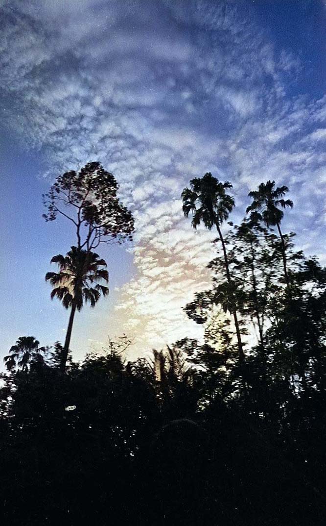 インドネシアの空と夕日